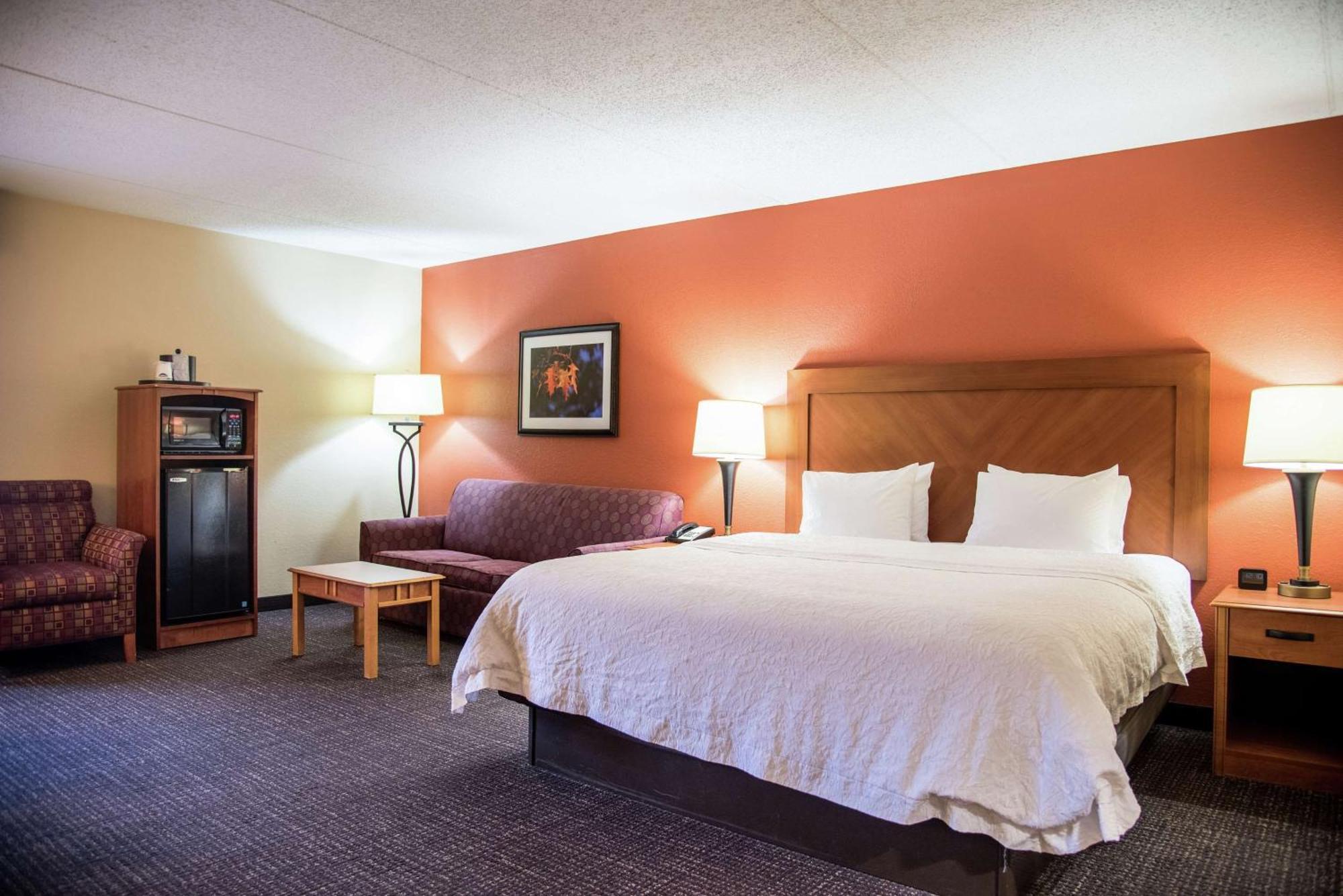 Hampton Muskegon Hotel