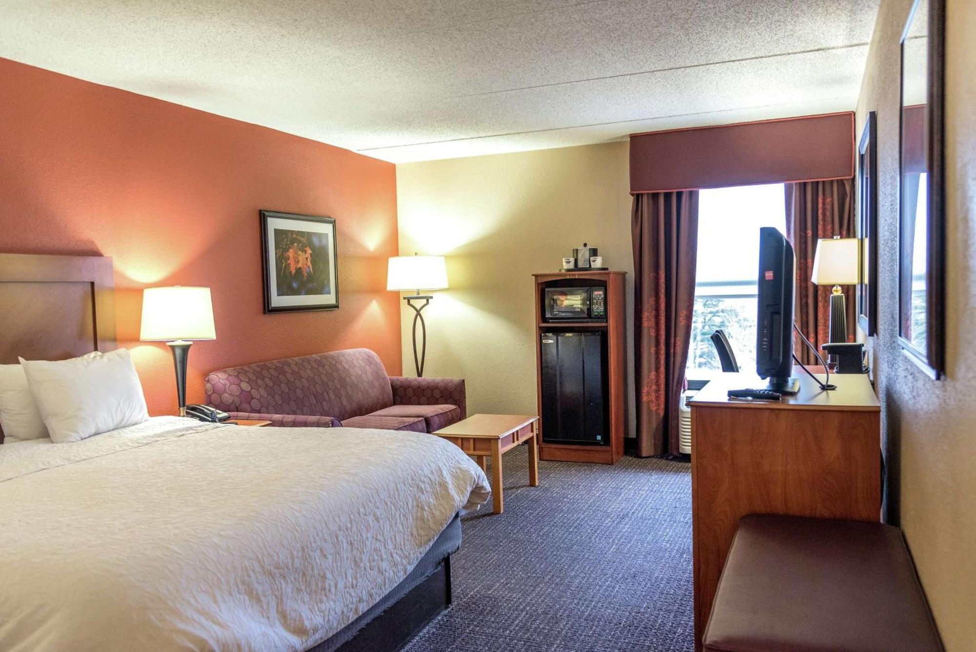 Hampton Muskegon 3*