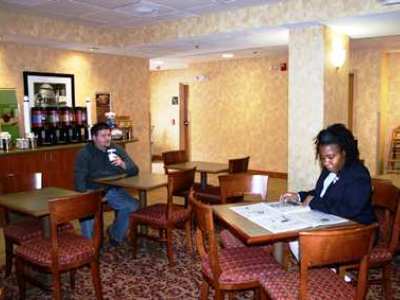 Hampton Muskegon Hotel