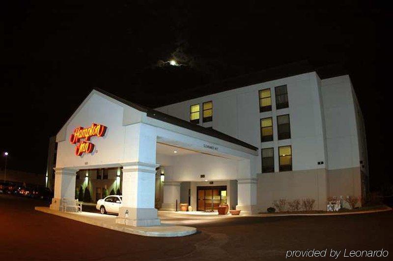 Hampton Muskegon 3*