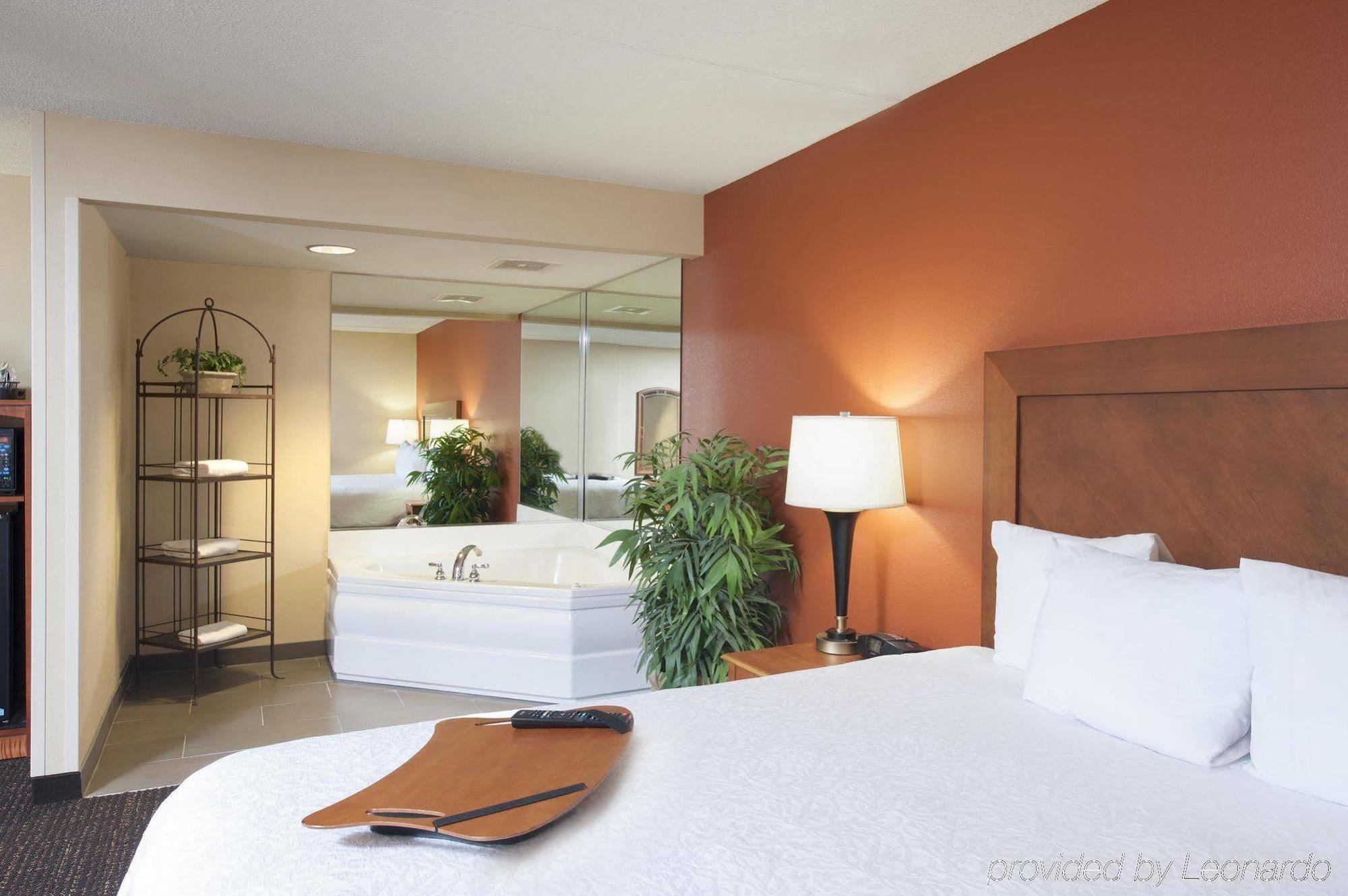 Hampton Muskegon Hotel